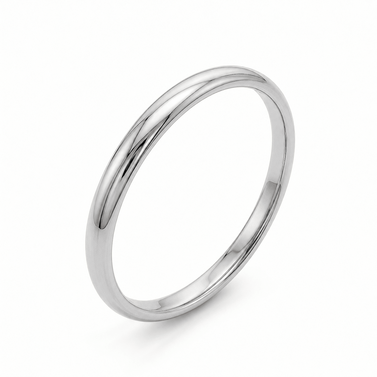 alliance demi jonc de 3mm de largeur en or blanc 18 carats sur fond blanc