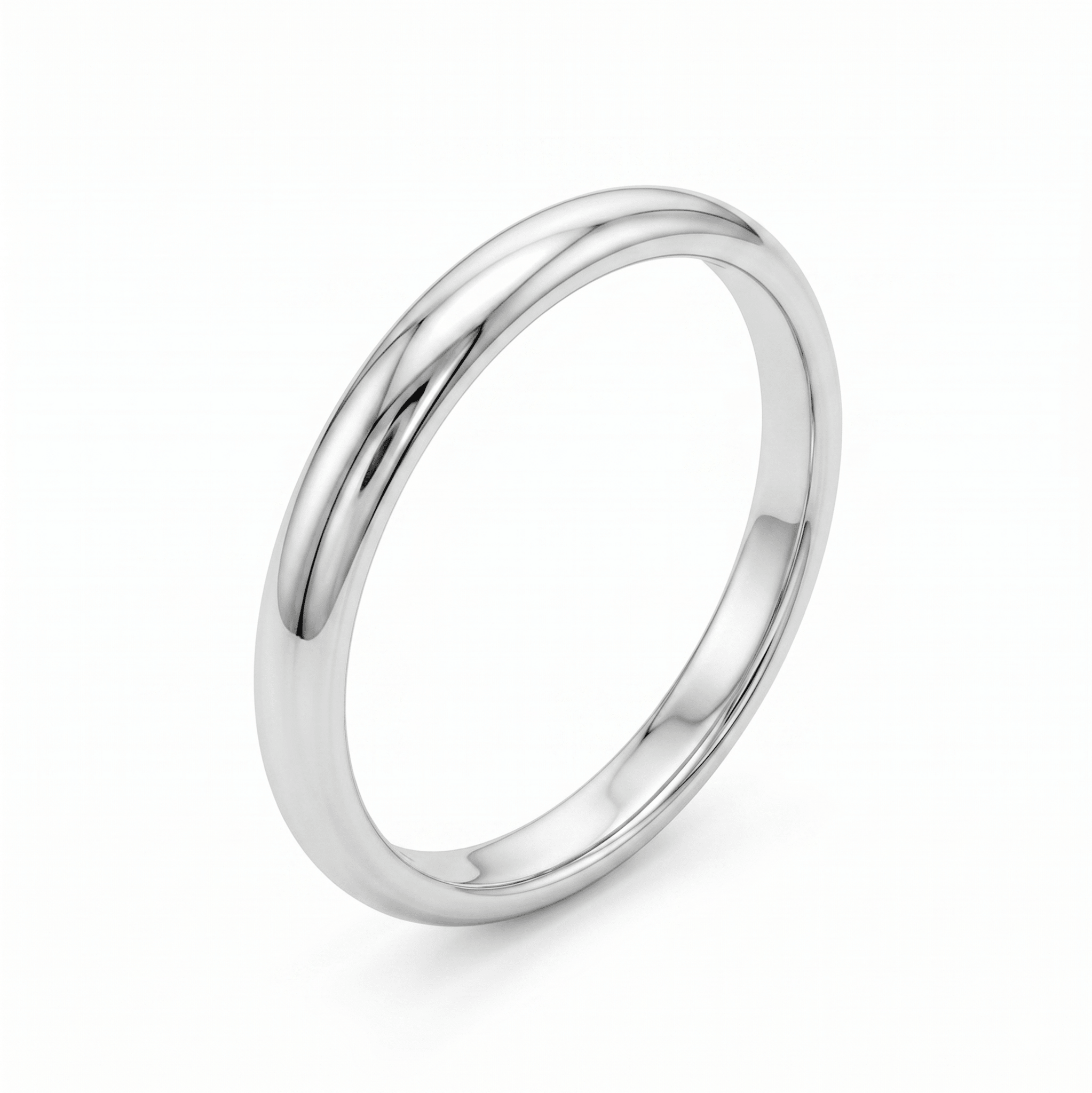 Alliance en or blanc 18 carats demi jonc sur fond blanc