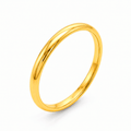 alliance demi jonc de 3mm de largeur en or jaune 18 carats sur fond blanc