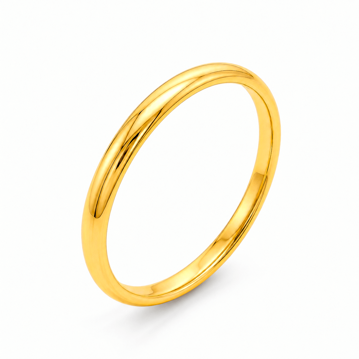 alliance demi jonc de 3mm de largeur en or jaune 18 carats sur fond blanc