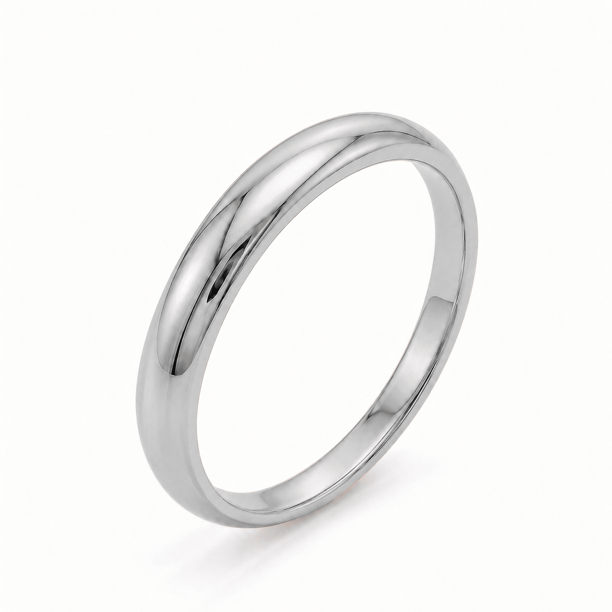 alliance demi jonc de 5mm de largeur en or blanc 18 carats sur fond blanc