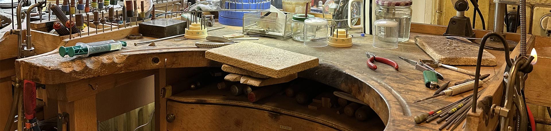 Atelier de Bijoux Or Gemmes