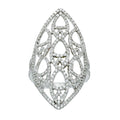 Bague marquise navette ajourée en or blanc 18 carats, entièrement pavée de diamants ronds brillants serti grain sur motifs entrelacés en arabesques, silhouette navette pointue aux deux extrémités, vue de face