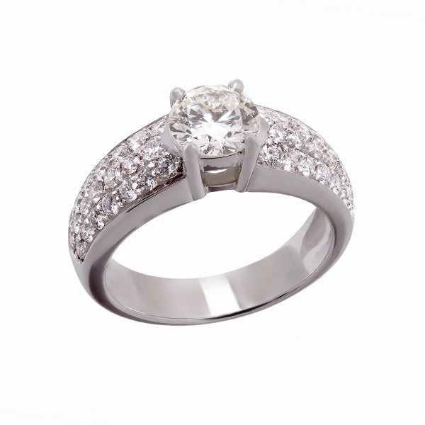 Bague de fiançailles en or blanc 18 carats, diamant central rond environ 0,70 carat en 6 griffes, épaulements pavés de diamants sur trois rangs, vue de côté