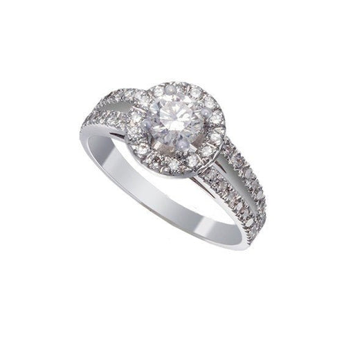 Bague de fiançailles halo en or blanc 18 carats, diamant central rond brillant 0,63 ct entouré d’un halo, anneau fendu pavé, vue de côté