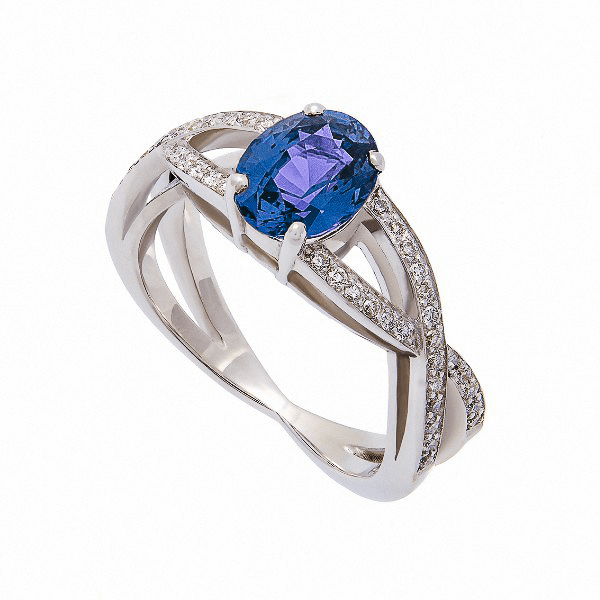 Bague torsade multi-brins en or blanc 18 carats, saphir ovale bleu 1,75 ct serti 4 griffes et diamants ronds, vue de côté