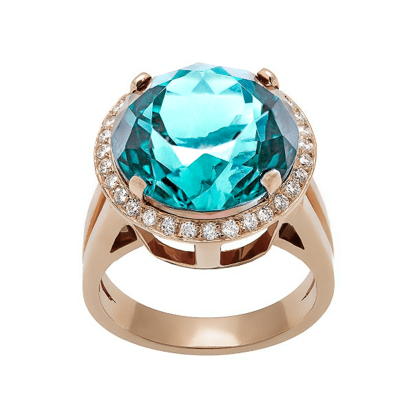 Bague en or rose 18 carats avec imposante topaze bleue électrique ronde et halo de diamants, vue de trois quarts