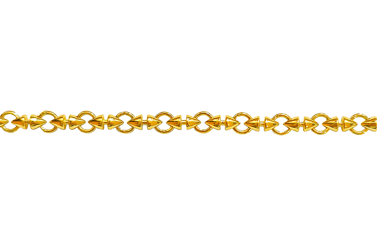 Chaîne en or jaune 18 carats à maille conique, vue de près
