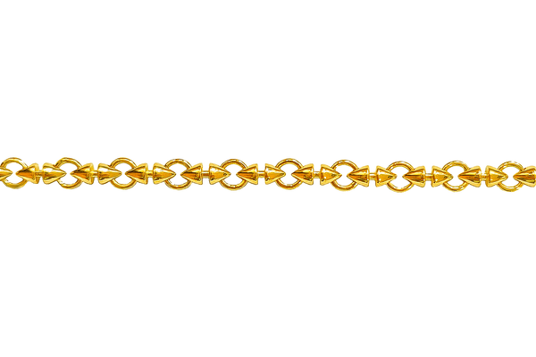 Chaîne en or jaune 18 carats à maille conique, vue de près