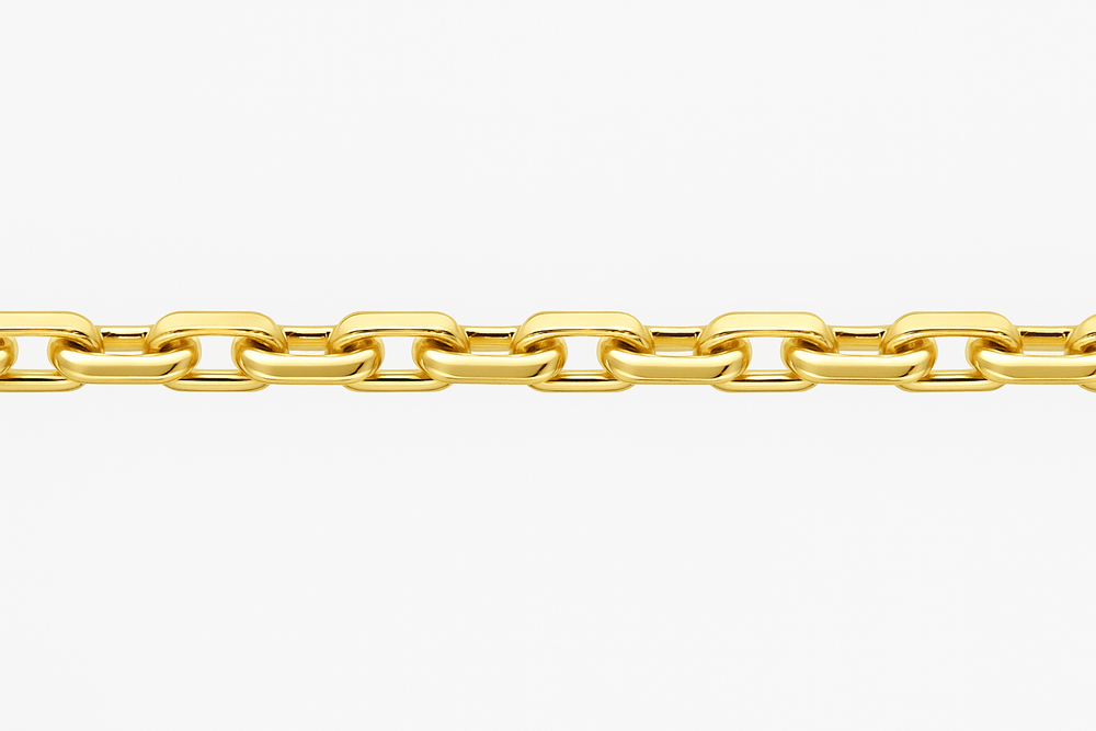 Chaine en or 18 carats maille forçat limée sur fond blanc.