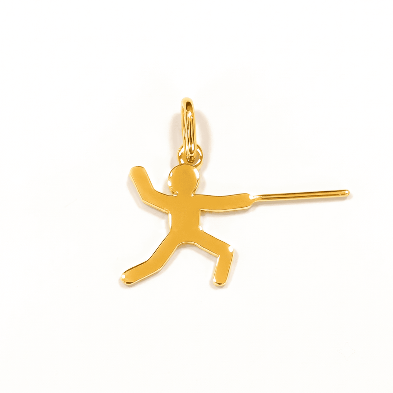 Pendentif escrimeur en or 18 carats, pictogramme escrime d'un bonhomme qui tient son sabre d'escrimeur.